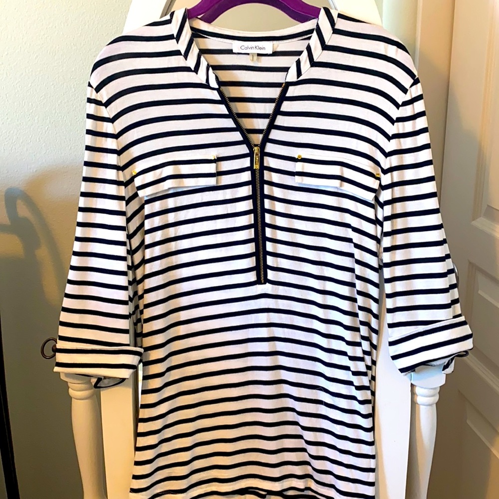 Calvin Klein Women’s Zip Front 3/4 Sleeve Blouse.